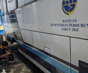 Terganjal Administrasi, Bus DAMRI Perintis Ponorogo Berhenti Operasi