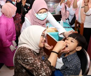 Pemkot Surabaya Targetkan 100 Persen Anak Terima Imunisasi